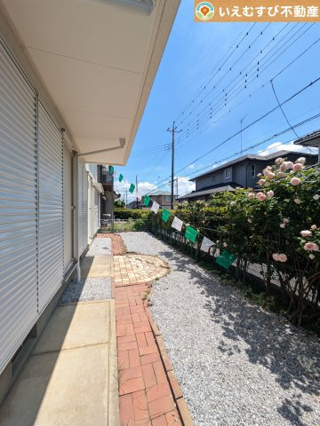 熊谷市万吉　中古戸建の庭|ガーデニングが楽しめそう
季節の草花で彩りを！ガーデニングで緑あふれる景色を作るのも楽しみ♪