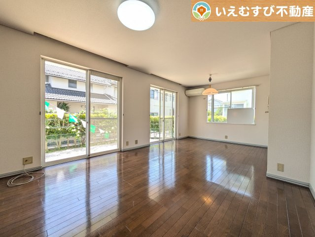 熊谷市万吉　中古戸建の居間・リビング