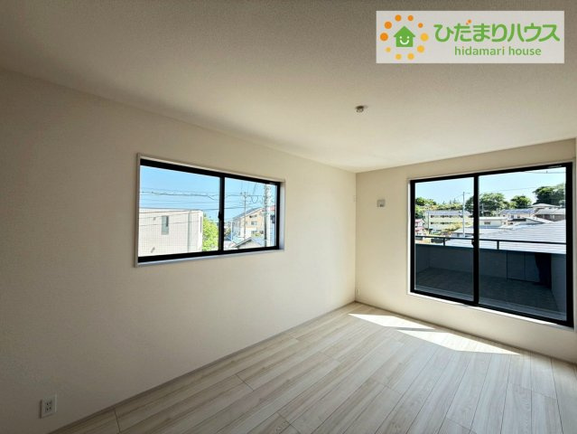日立市東多賀町3期　新築戸建　2号棟の寝室|広めの主寝室は、ベッドの他にもパソコンデスクやドレッサーなども置けちゃいます(*^-^*)
