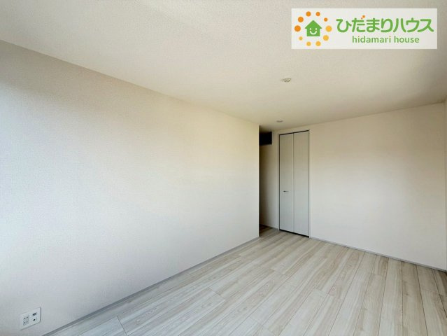 日立市東多賀町3期　新築戸建　2号棟の寝室|大きなベッドを置いても余裕の広さの主寝室♪♪