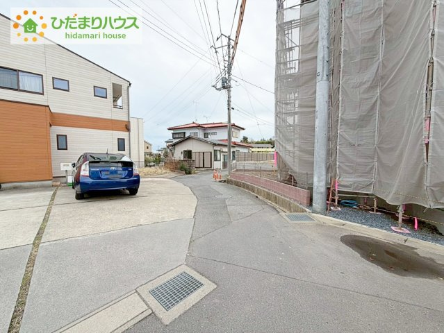 日立市東多賀町3期　新築戸建　2号棟の前面道路含む現地写真