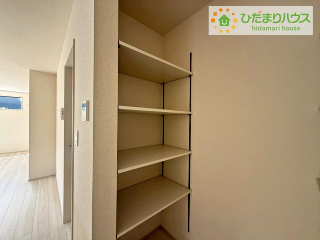 日立市東多賀町3期　新築戸建　2号棟の収納|備え付け収納で、スッキリお片付け！