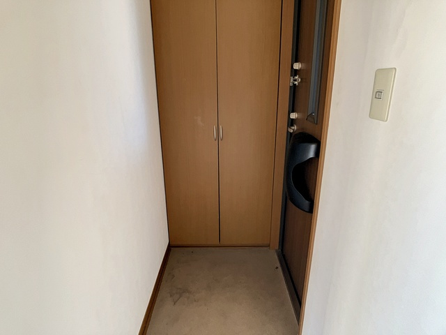 北九州市八幡西区木屋瀬１丁目のアパートの玄関