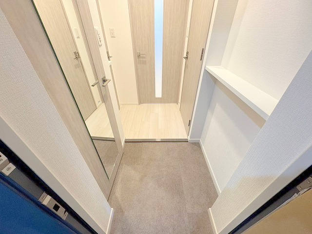 スプランディッド新大阪Ⅶの玄関