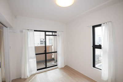 【寝室】 | ベル・アーバニティ同心 | 洋室6.0帖　全居室に窓があります