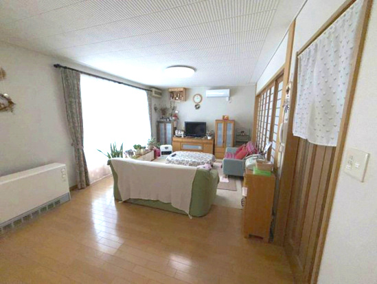 北見市泉町３丁目３番１２　中古売家の居間・リビング