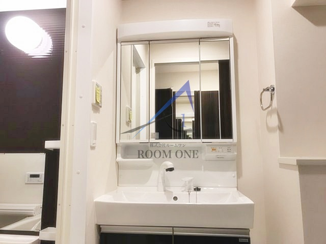 アプリコットの洗面所|独立洗面台です。