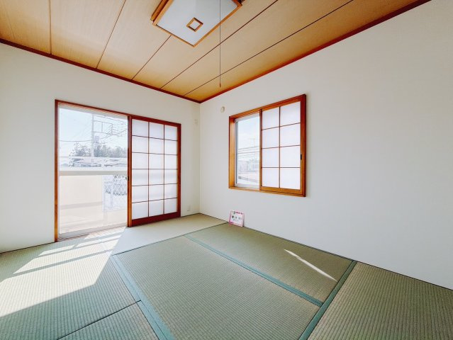 【中古戸建】太田市龍舞町の和室|■和室｜和室でしか味わえない畳ならではの香りや素材で和のやすらぎを感じてください♪休日はお子様とお昼寝するのにも最適です！