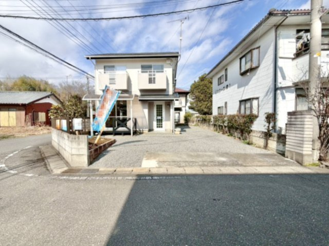 【中古戸建】太田市龍舞町の外観|■外観｜外構や植栽の計画次第で、リゾートのような非日常間のある空間づくりも可能です♪