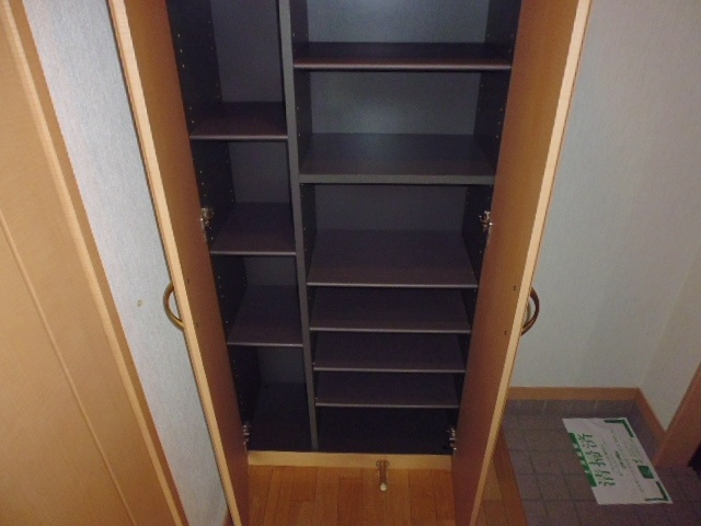 アイディアルの内装|シューズボックス
