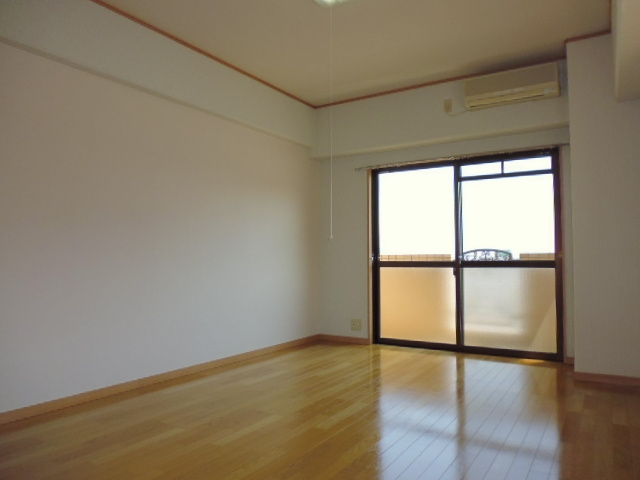 アイディアルの洋室