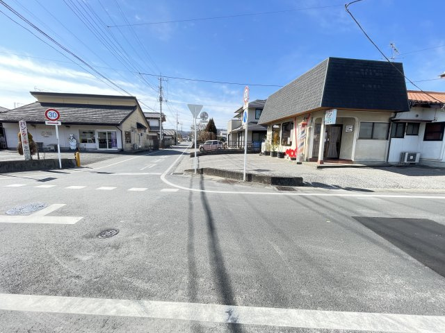 新築戸建・新築建売　桐生市境野町第8　境野小学校・境野中学校の前面道路含む現地写真|物件から見た前面道路になります。