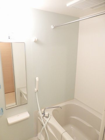 ノーブル　川内　Ⅲ番館の浴室|落ち着いた空間のお風呂です