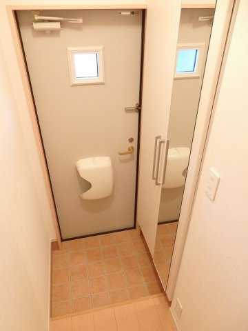 ノーブル　川内　Ⅲ番館の玄関|ゆったりとした玄関です