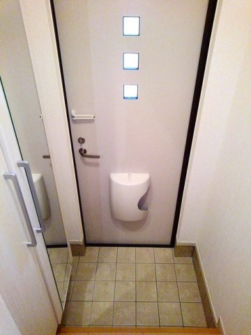 フィデール　庚午の玄関|収納もある玄関です