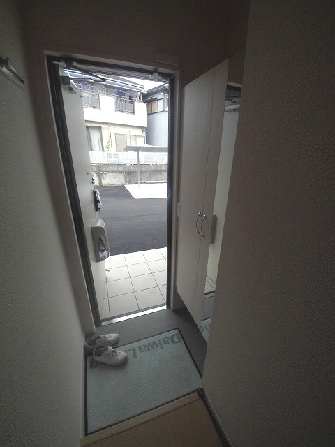 リバーハイム谷八木Ⅱの玄関