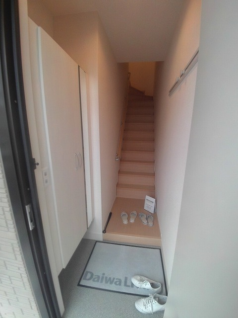 リバーハイム谷八木Ⅱの玄関