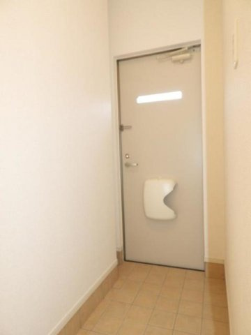 ブロッサム　リアサ館の玄関|収納もある玄関です