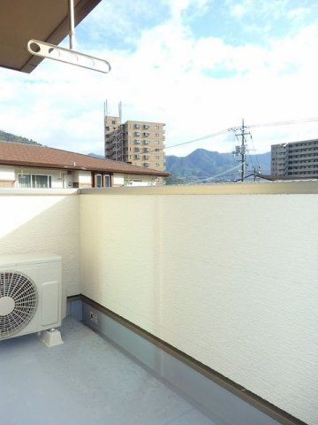 フィオーレ　ドムスＣのバルコニー|陽当たり良好なバルコニーです