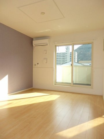 フィオーレ　ドムスＣの居間・リビング|おしゃれな居間です