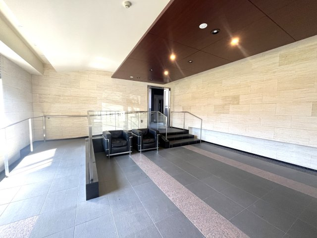 プラウディア中央林間のロビー