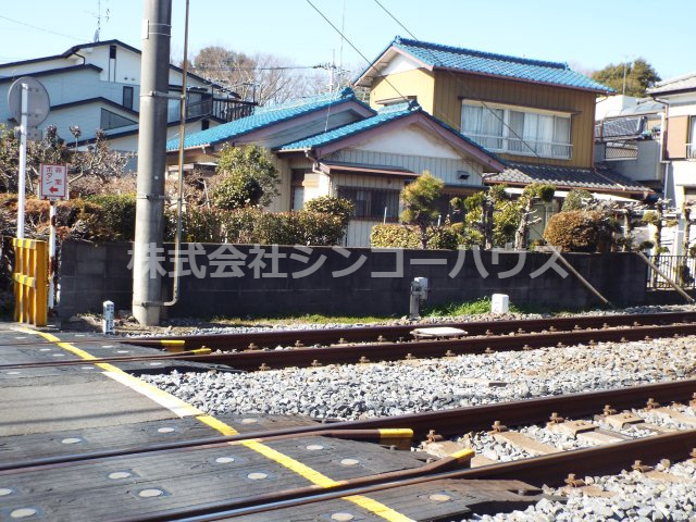 【外観】 | 幸手市中５丁目 | 東側は東武日光線の線路があります。電車がお好きな方は是非！