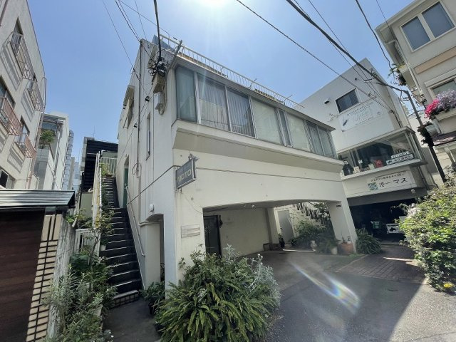 牧之内ビルの外観