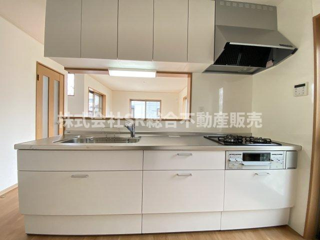 荒本2丁目中古戸建の玄関|弊社は住宅ローンに自信がございます。
お客様にあった銀行をご紹介いたします。
お悩みの方は弊社までお気軽に
ご相談下さいませ。