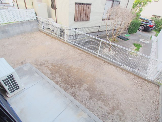 ディアスみくまりB棟のバルコニー