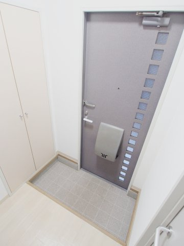 ディアスみくまりB棟の玄関