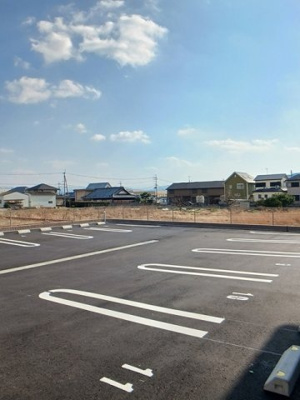 【駐車場】 | ブルースカイⅡ | 車をお持ちの方に嬉しい駐車場付きの物件です