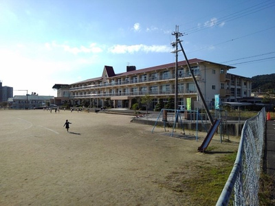 【周辺】 | アミティエⅠ | 岩出市立山崎北小学校様まで1100m