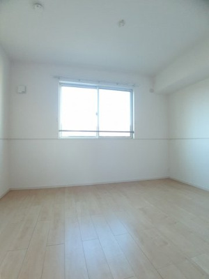 【内装】 | アミティエⅠ | 明るい室内です