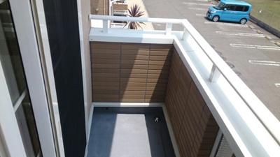 【バルコニー】 | アヴェニール岩出Ⅰ | 陽当たり良好なバルコニーです