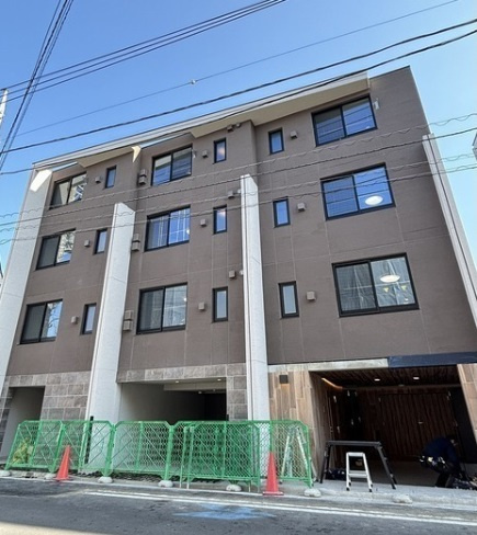 タスキ　リシェス池上の外観|2026年1月築　RC鉄筋コンクリート造地上造4階建て総戸数24戸インターネット無料
ペット可！東京都大田区池上7丁目　東急池上線池上駅近最寄り徒歩4分