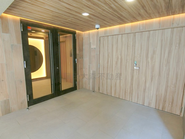 タスキ　リシェス池上のエントランス|防犯カメラTVモニター付オートロック宅配BOXメールBOX