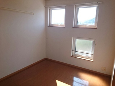 【内装】 | ヴァンクール貴志川Ⅱ | 明るい色調の室内です