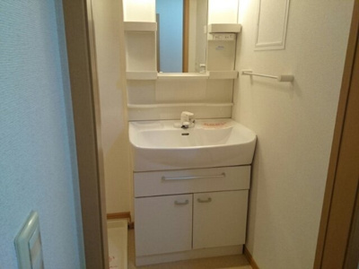 【洗面所】 | ヴァンクール貴志川Ⅱ | スペースが確保できる洗面所です