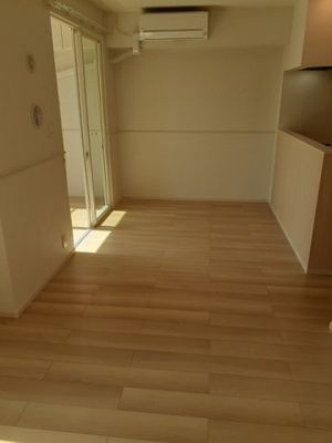 【居間・リビング】 | プリムローズⅡ | おしゃれな居間です