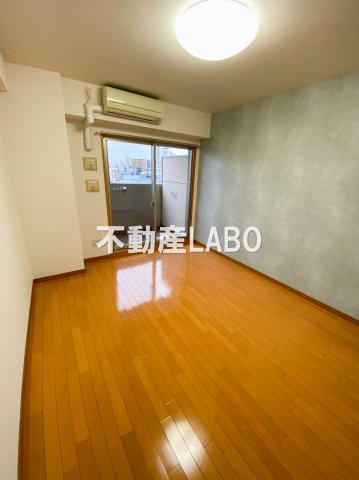 プロシード弁天町の居間・リビング