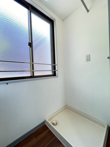 富山市一棟マンションの洋室