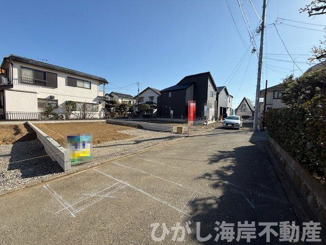 茅ヶ崎市美住町　新築戸建　全6棟の前面道路含む現地写真|2月21日撮影　建築前　現地外観