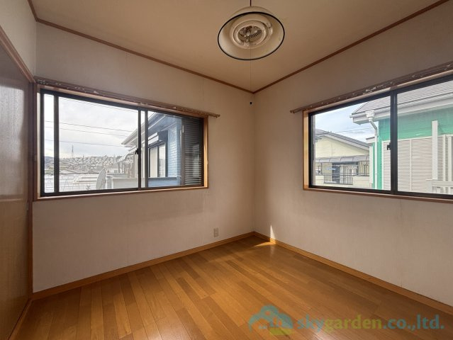 平塚市纏　中古戸建の洋室