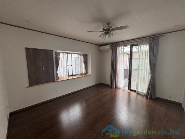 平塚市纏　中古戸建の居間・リビング