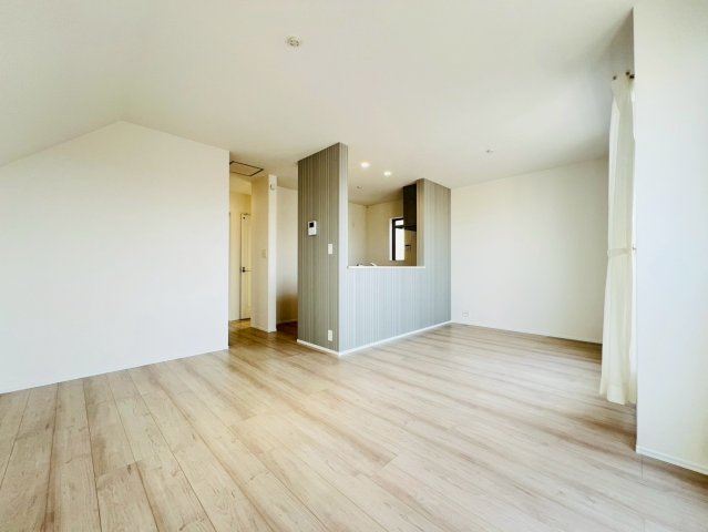 東朝霧丘戸建の居間・リビング