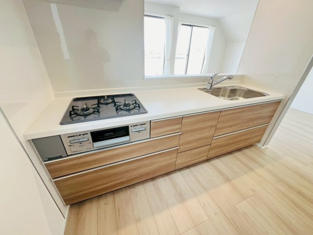 東朝霧丘戸建のキッチン