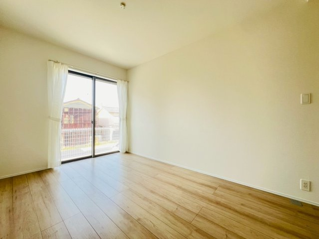 東朝霧丘戸建の寝室