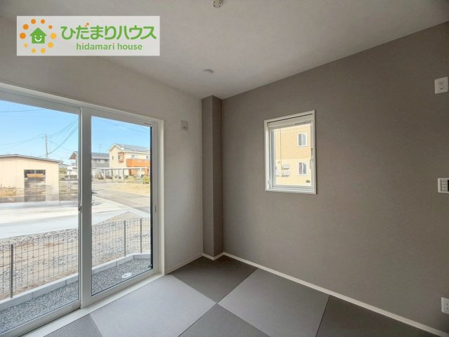 いわき市泉町タマタウン　新築戸建　1号棟の和室|リビングと和室が続き間設計なので、家族の目が届き、子供が安心して過ごせる間取りです。