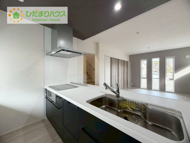 いわき市泉町タマタウン　新築戸建　1号棟のキッチン|LDKと一体の空間を演出してくれる、オープンキッチン!(^^)!