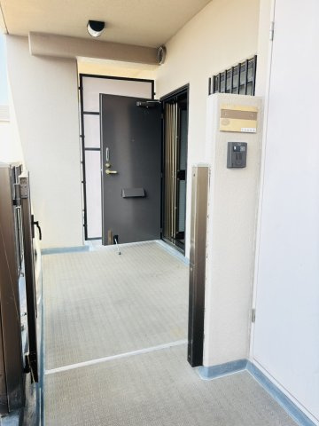 モンセーヌ和泉中央2番館の玄関